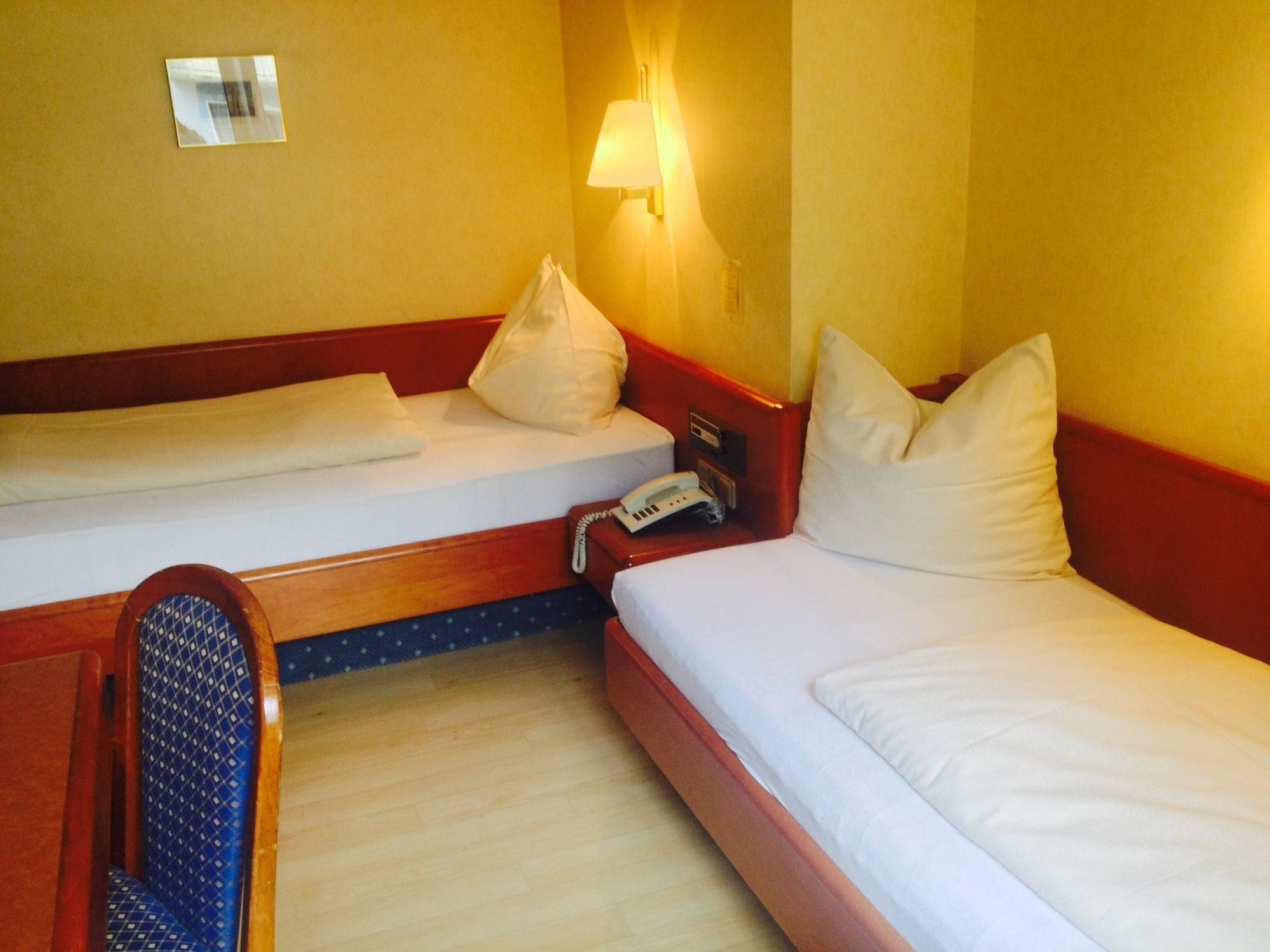 Carmen Hotel München