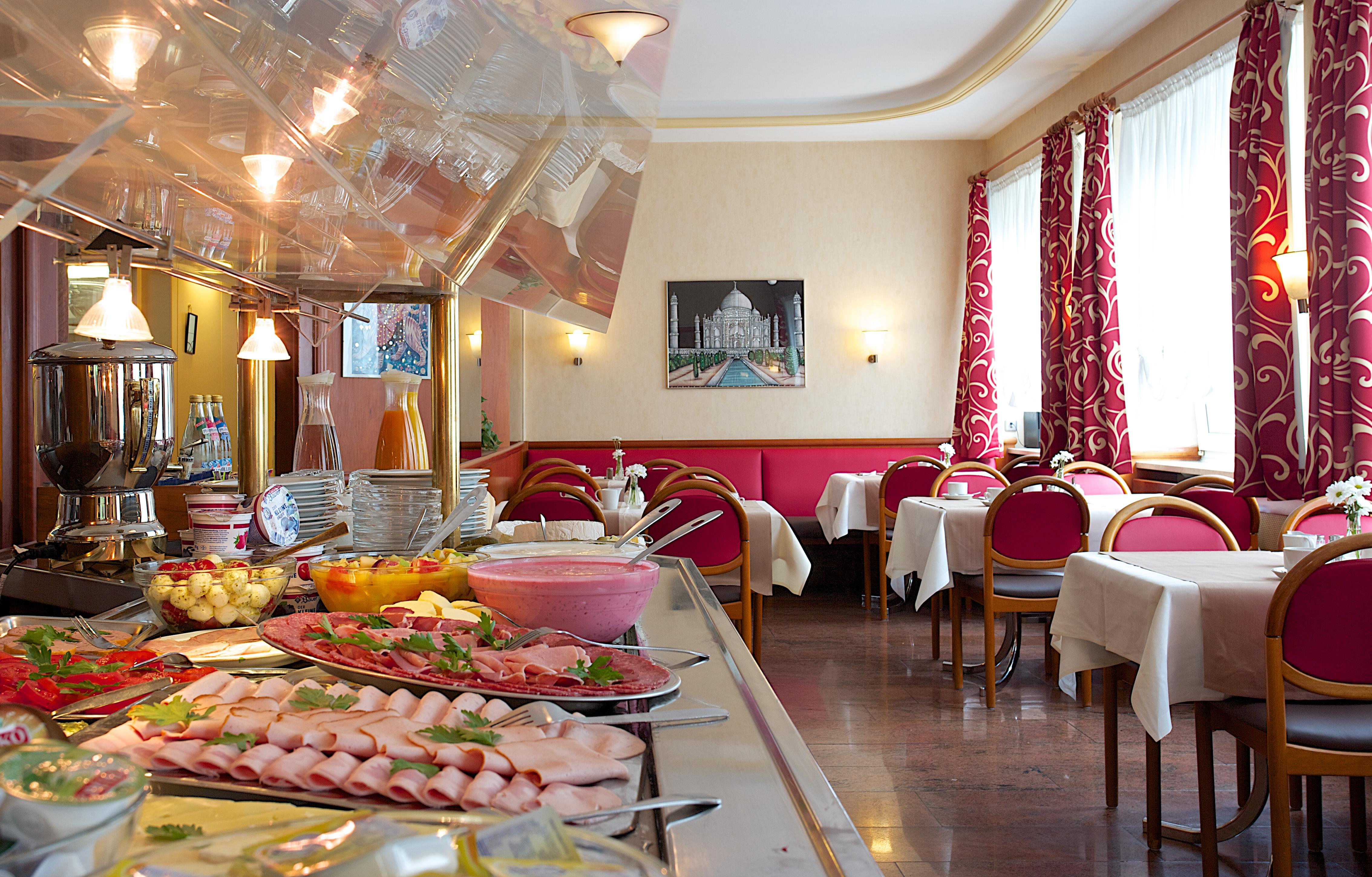 Carmen Hotel 3*